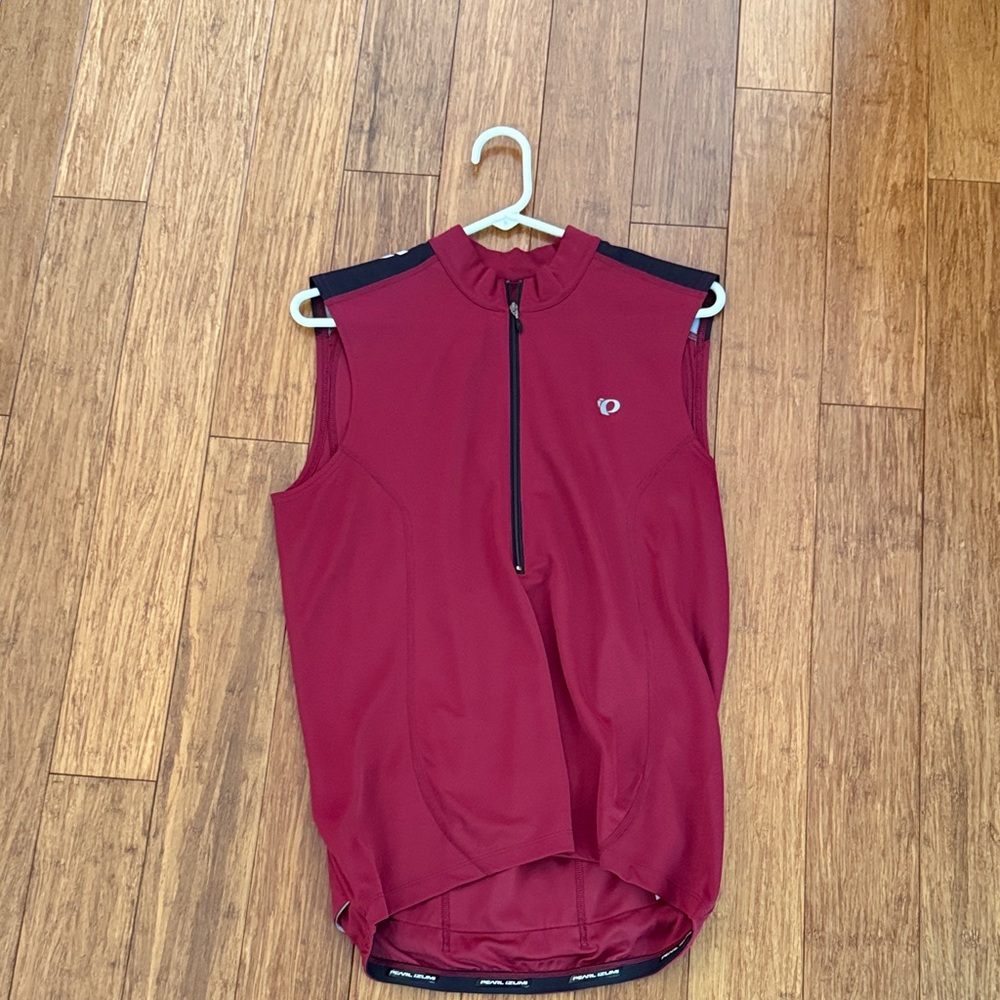Pearl Izumi Burgundy  Sleeveless Men’s Medium Cycling Jersey